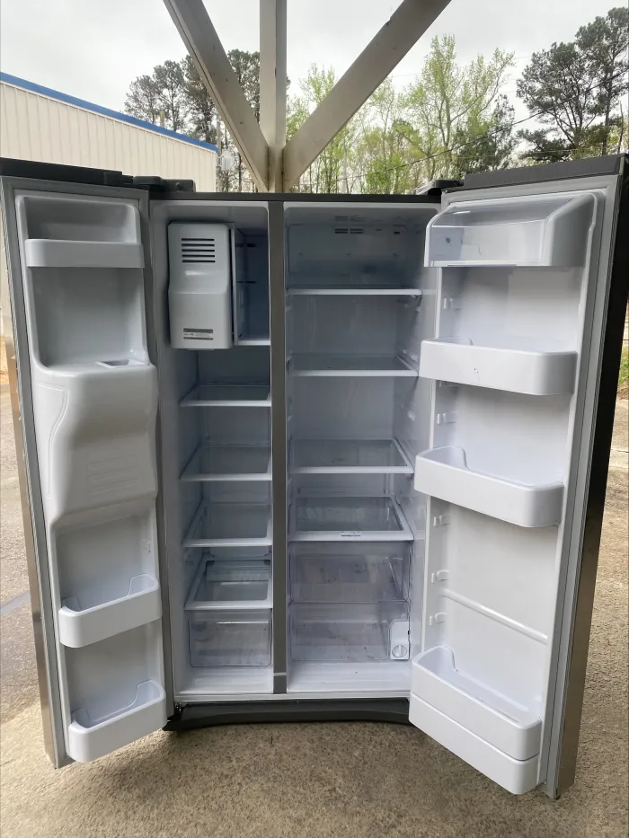 Samsung Commercial Refrigerator - Image 2