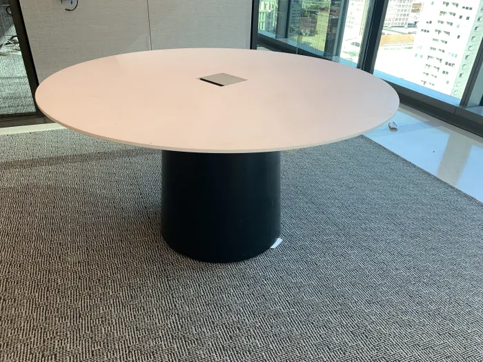 Neinkamper Meeting Table