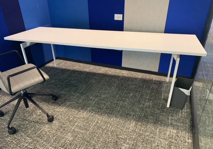 Knoll Antenna Meeting Table