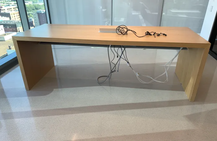 Davis Prat Table
